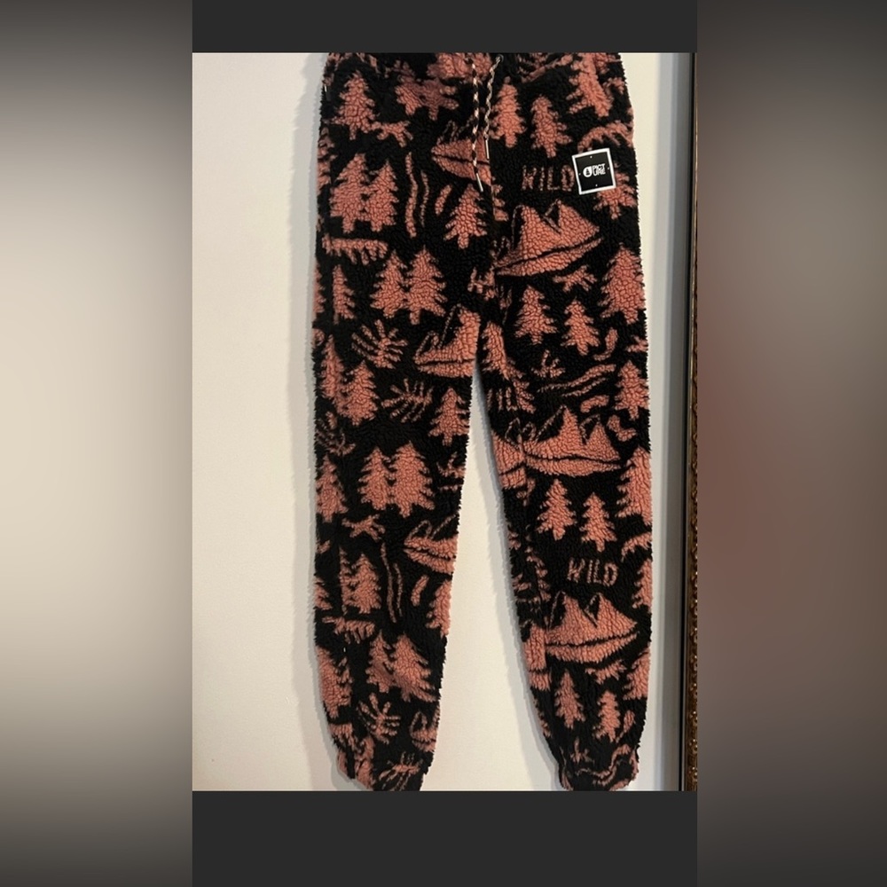 Picture extra warm fleece pants. SS Pink & black